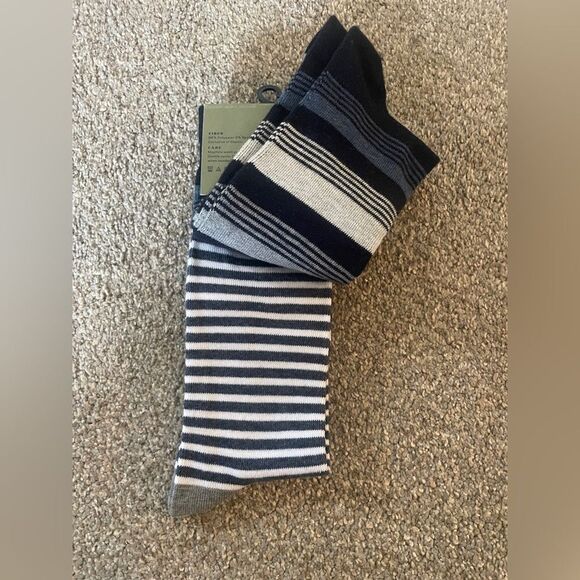 Goodfellow & CO Crew Socks with Grandpa Throphy Design - Picture 3 of 4